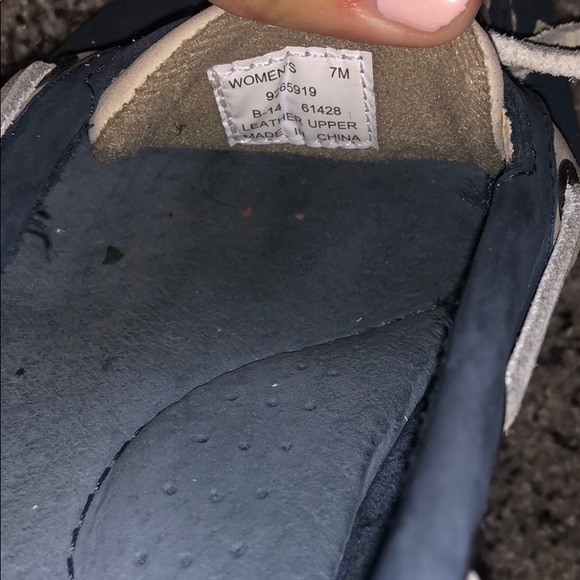 Women’s Sperrys Size 7 - Picture 4 of 5